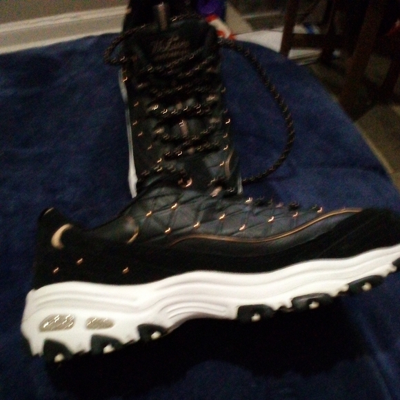 Skechers Women's Black and Gold Sneakers Size 8.5 Brand New - Picture 10 of 12